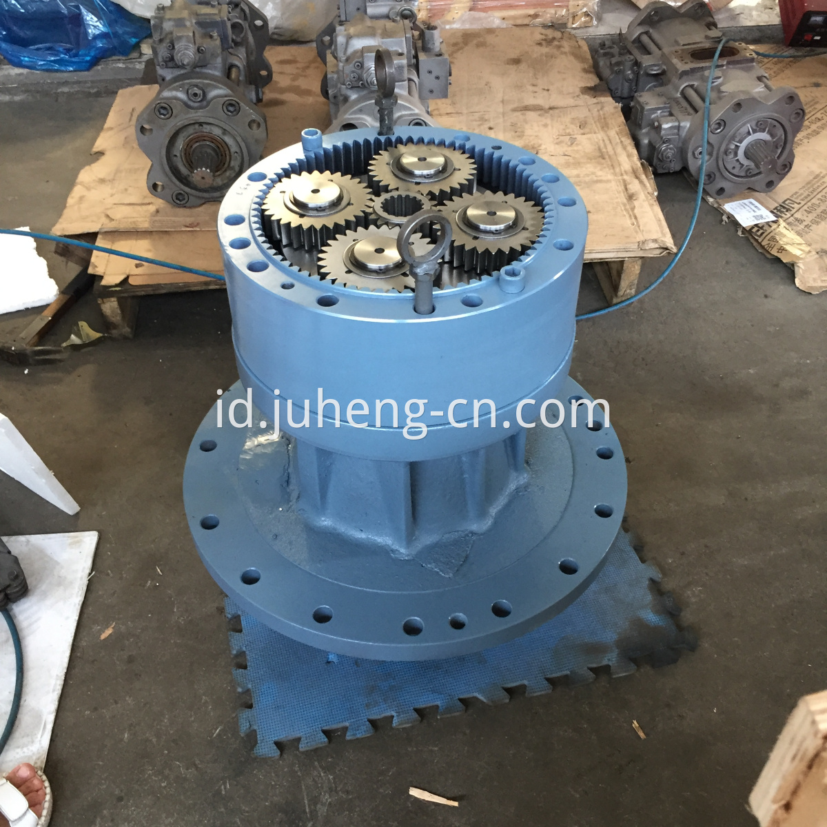 R320 Swing Gearbox